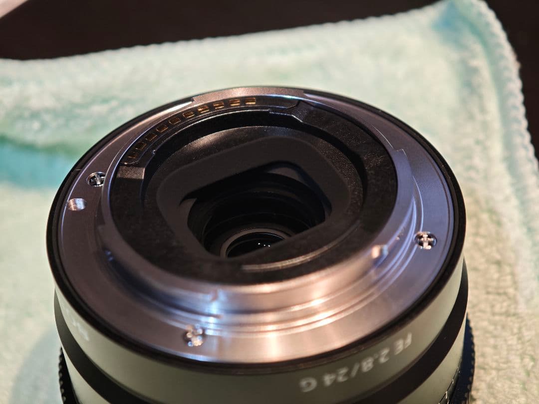 ほぼ新品　SONY　フルサイズ一眼レンズ　 SEL24F28G