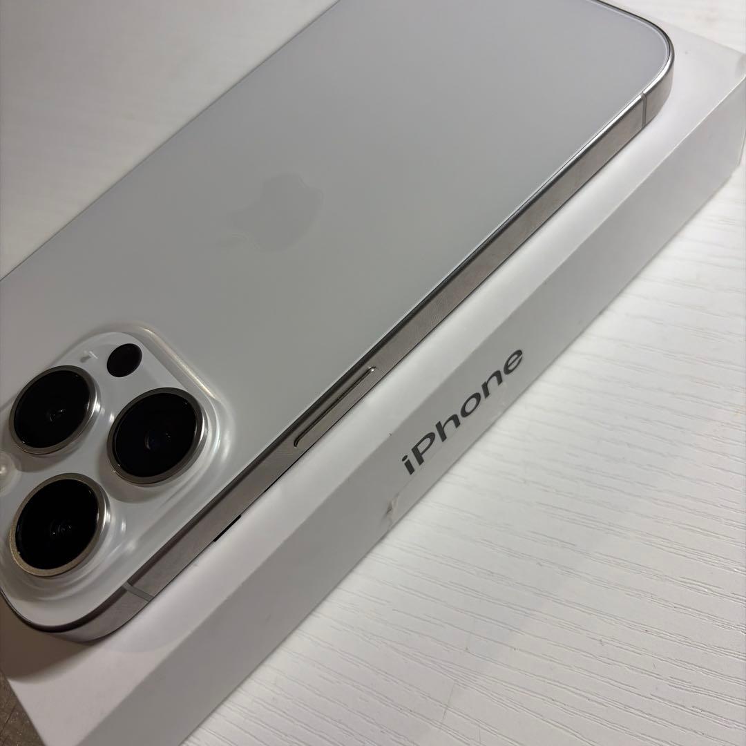 iPhone 15 Pro 256GB ホワイトチタニウム