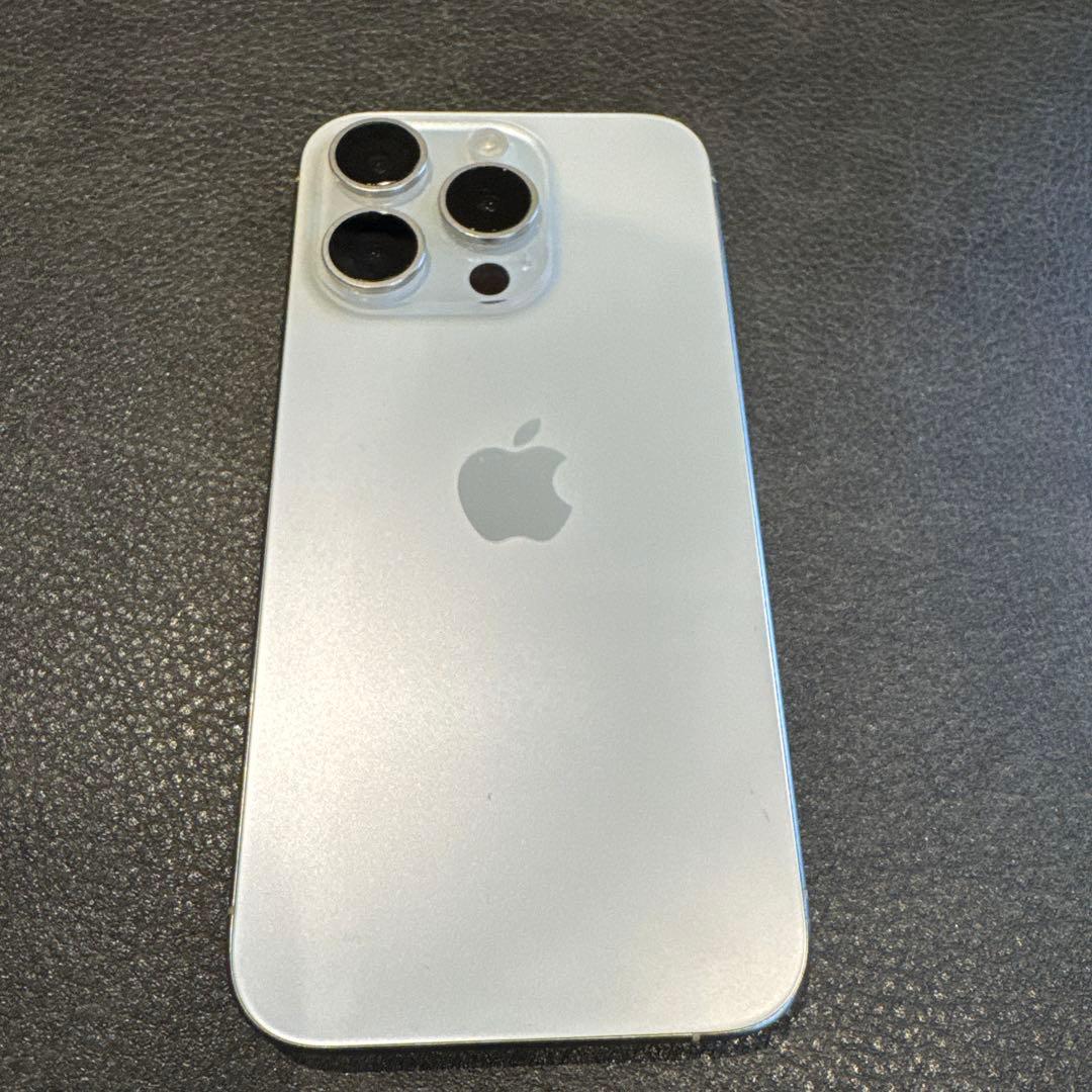 Apple iPhone 15 Pro 128GB 本体 ホワイトチタニウム