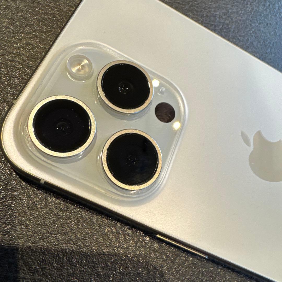 Apple iPhone 15 Pro 128GB 本体 ホワイトチタニウム