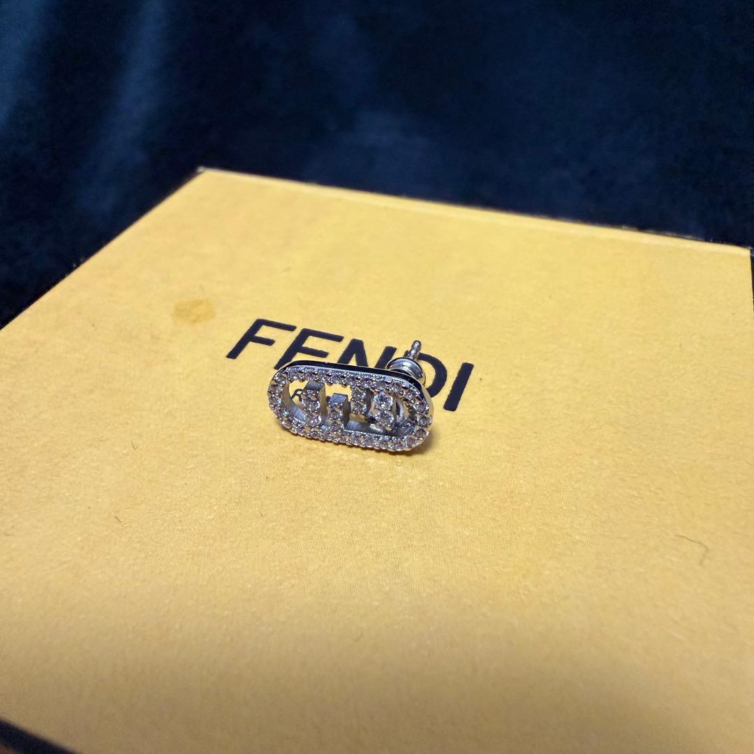フェンディ　FENDI オーロック　ピアス　シルバー