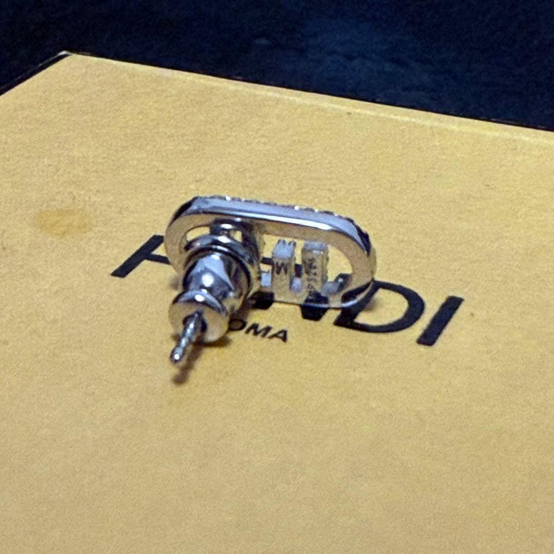 フェンディ　FENDI オーロック　ピアス　シルバー