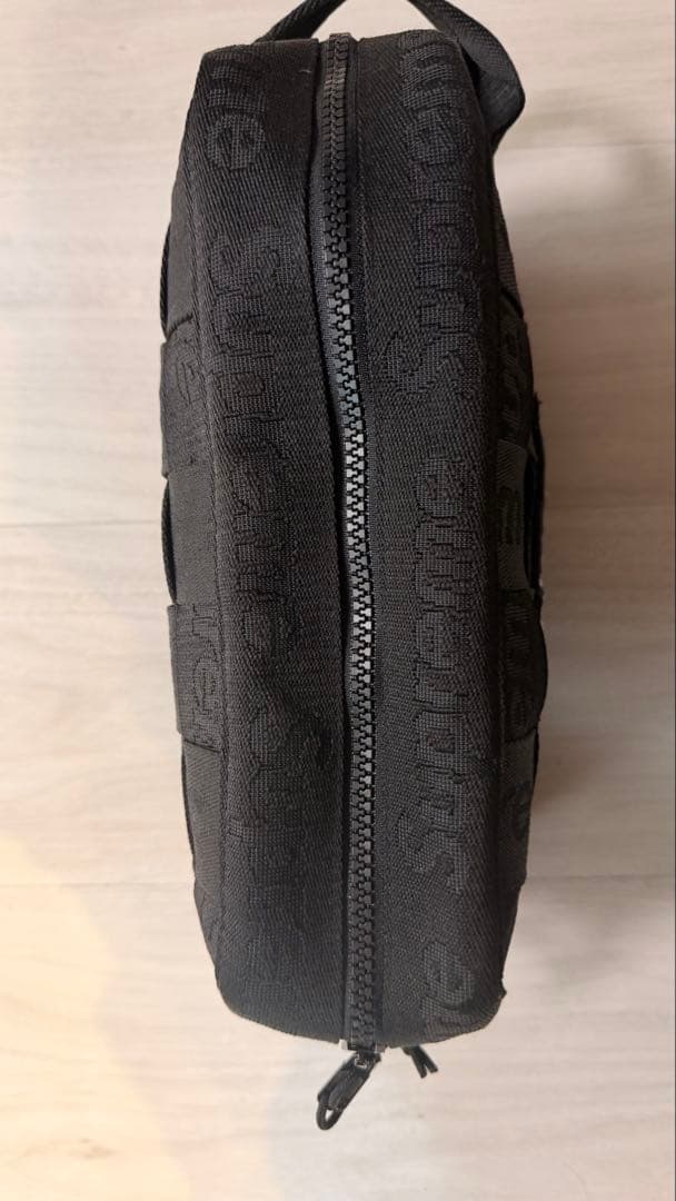 Supreme ブラックショルダーバッグ