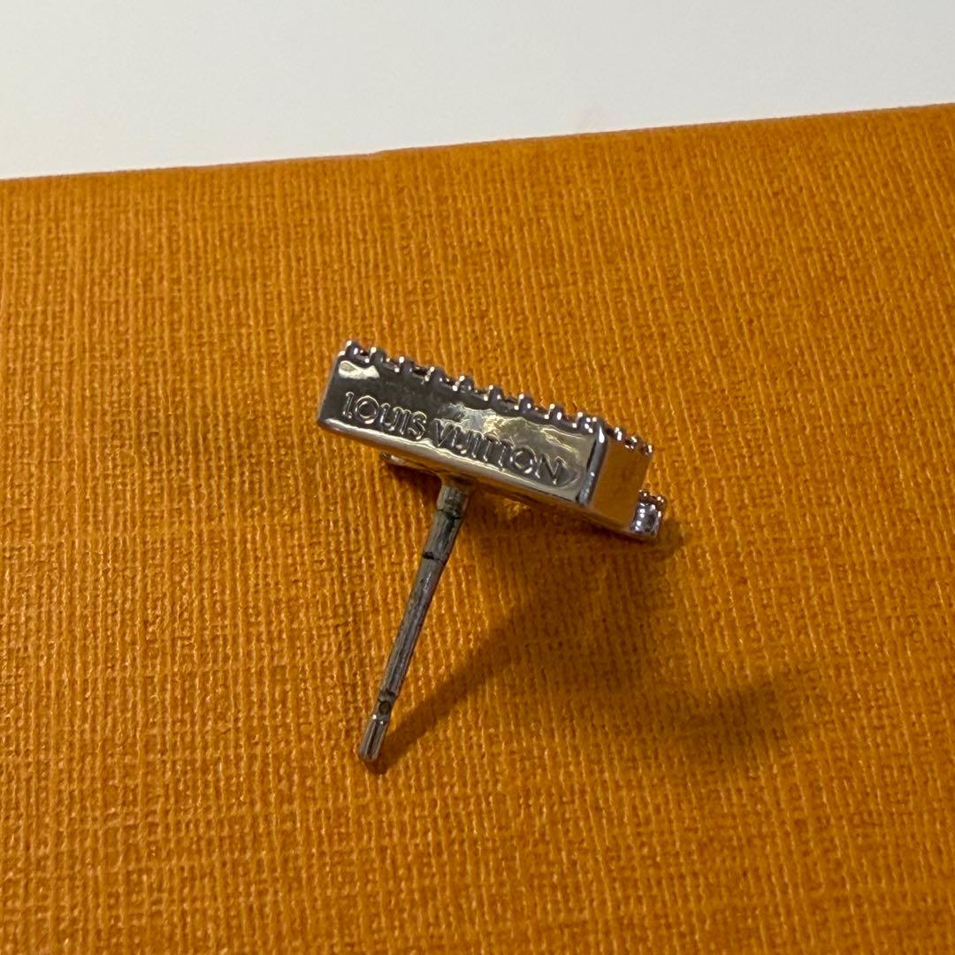 ピアス LV アイコニック ストラス