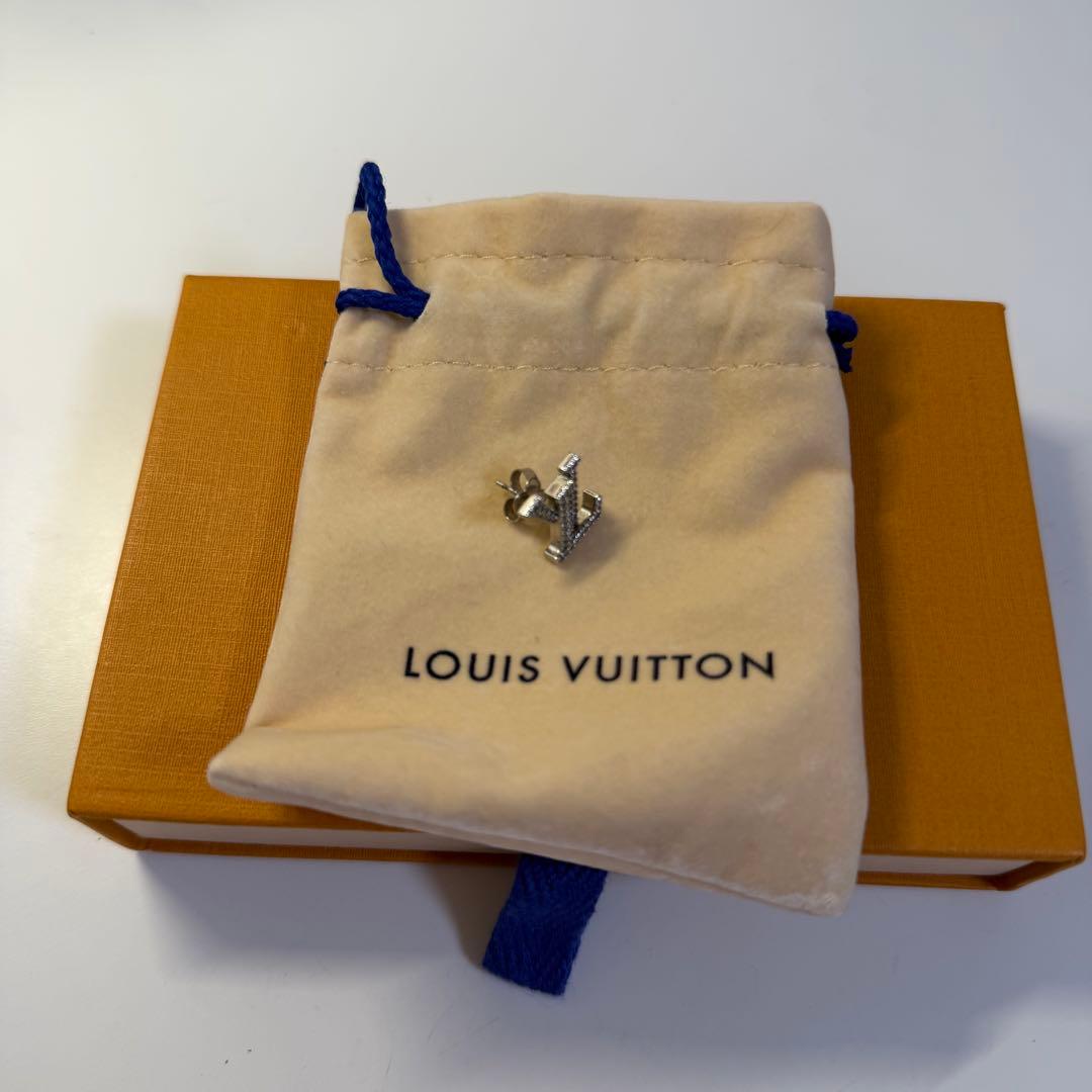 ピアス LV アイコニック ストラス
