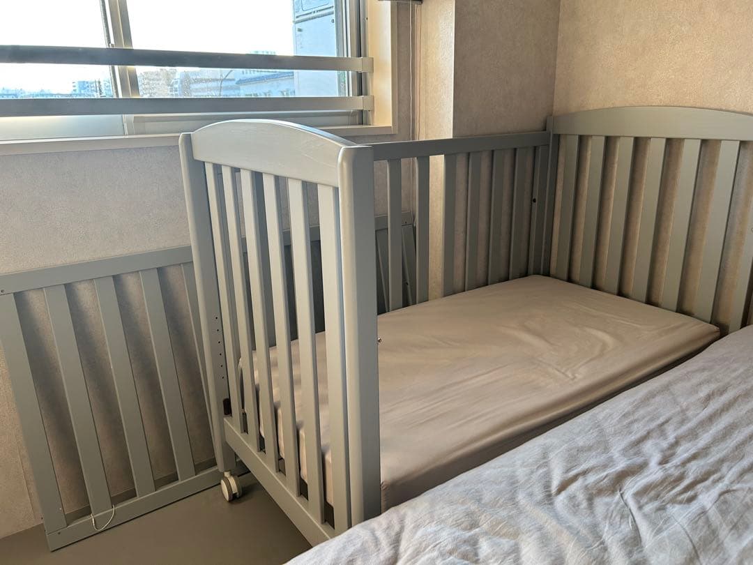 Boori コンパクト ベビーベッド　カプリ　ライトグレー