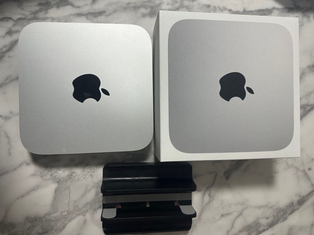 Macデスクトップ Apple Mac mini (M2, 8GB, 256GB SSD)