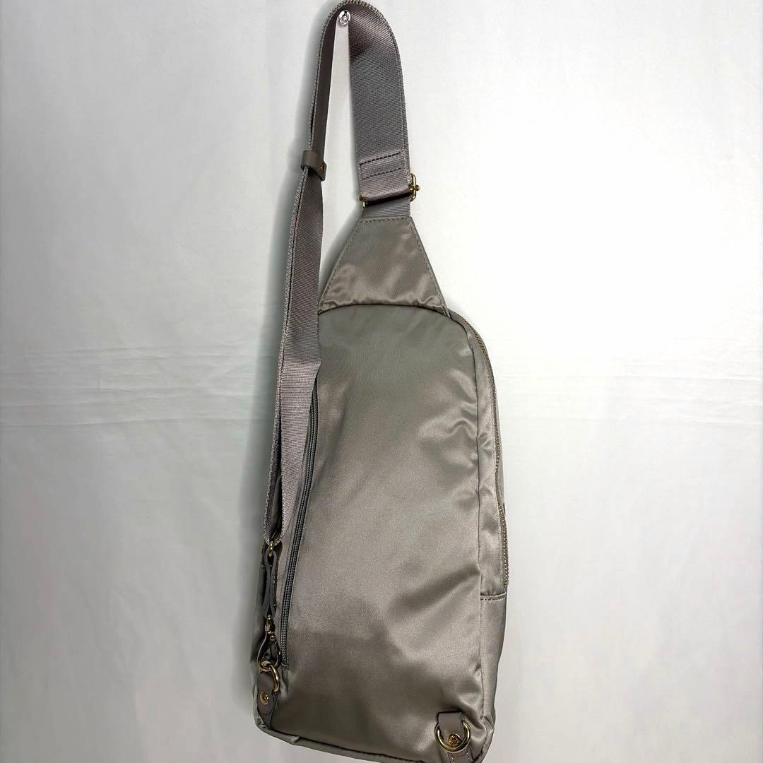 russet ボディバッグ【THE CLOUDS NYLON】　ユニセックス