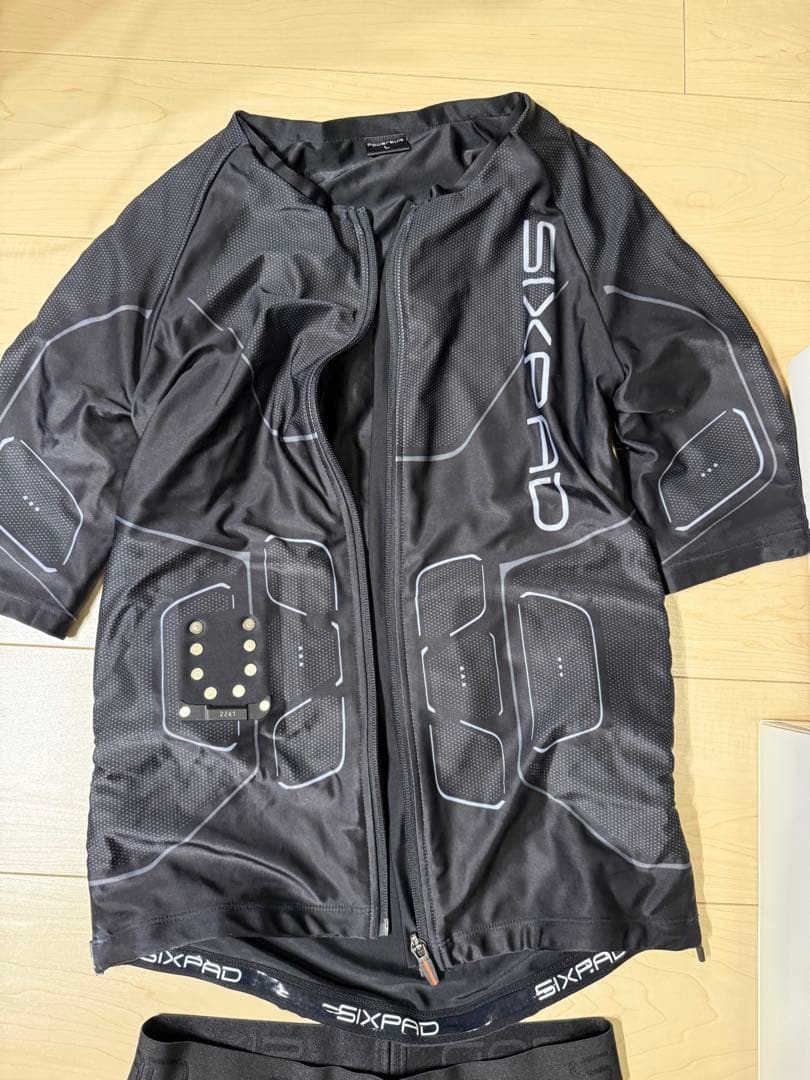エクササイズグッズ SIXPAD Powersuit