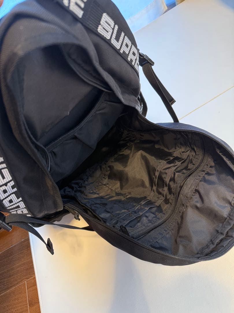 【新年SALE】Supreme ブラック リュック・バックパック　18ss