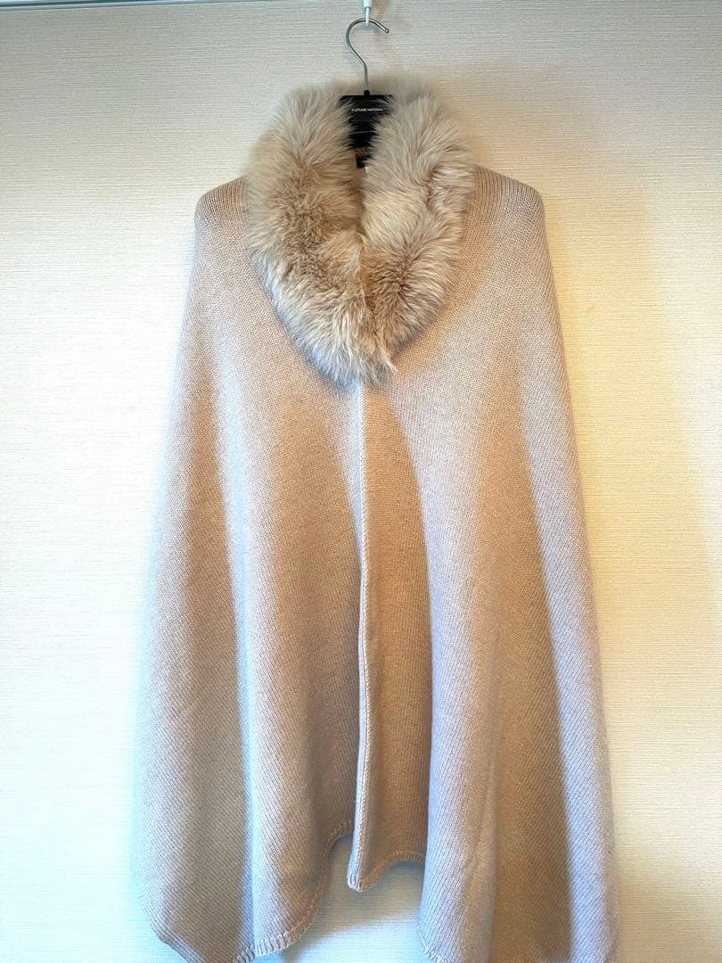 【美品】GIOVI/BEAMS フォックスファー　ポンチョ　アイボリー