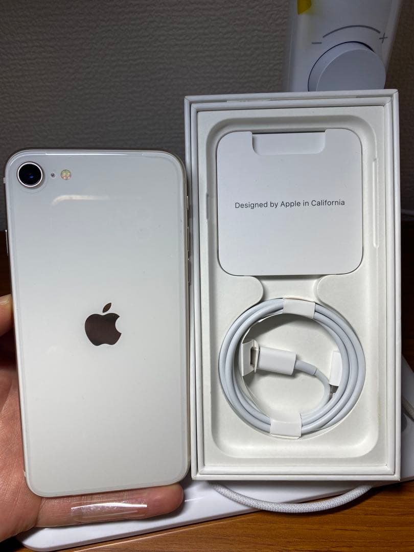 Apple iPhone SE 3 本体