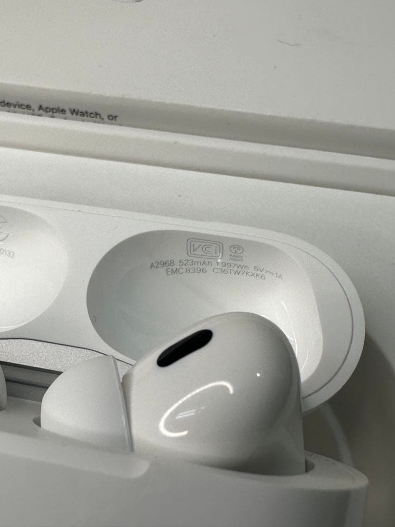 【美品】AirPods Pro 第2世代 MTJV3J/A 7KXK6