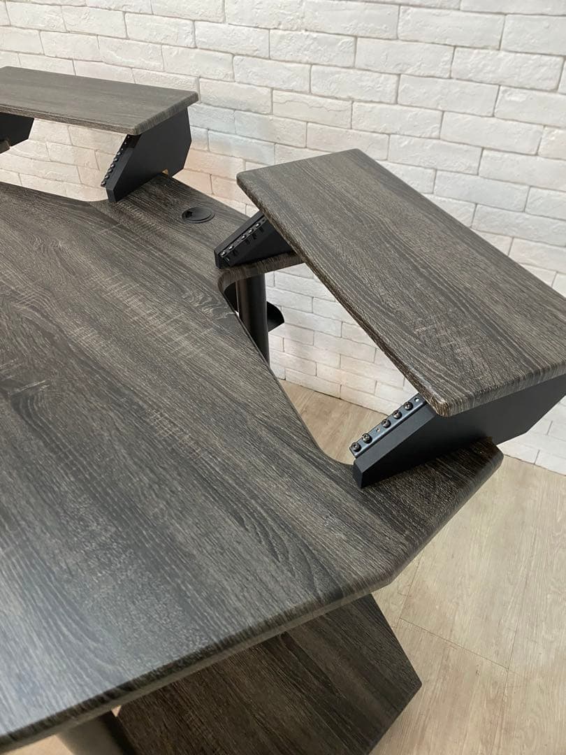 【東京都内23区配送無料】定価12万　ゲーミングデスク　PC パソコン　机