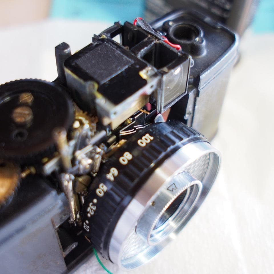 ドレスアップ PEN-EE S \"イタリアンレザー\" 整備済 ハーフカメラ