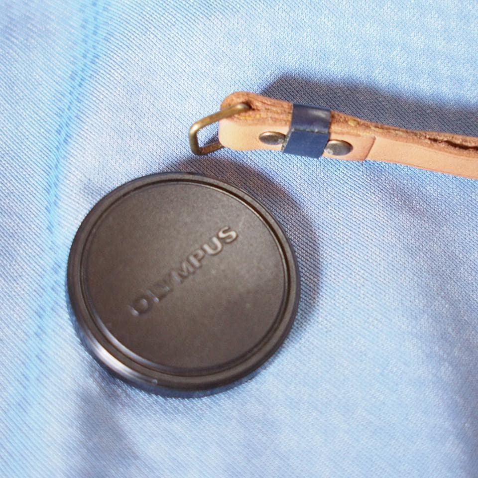 ドレスアップ PEN-EE S \"イタリアンレザー\" 整備済 ハーフカメラ