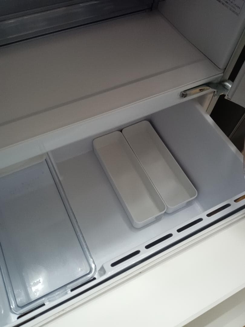 ひろ様三重県送料込【 美品AQUA 冷蔵庫 2019年式】