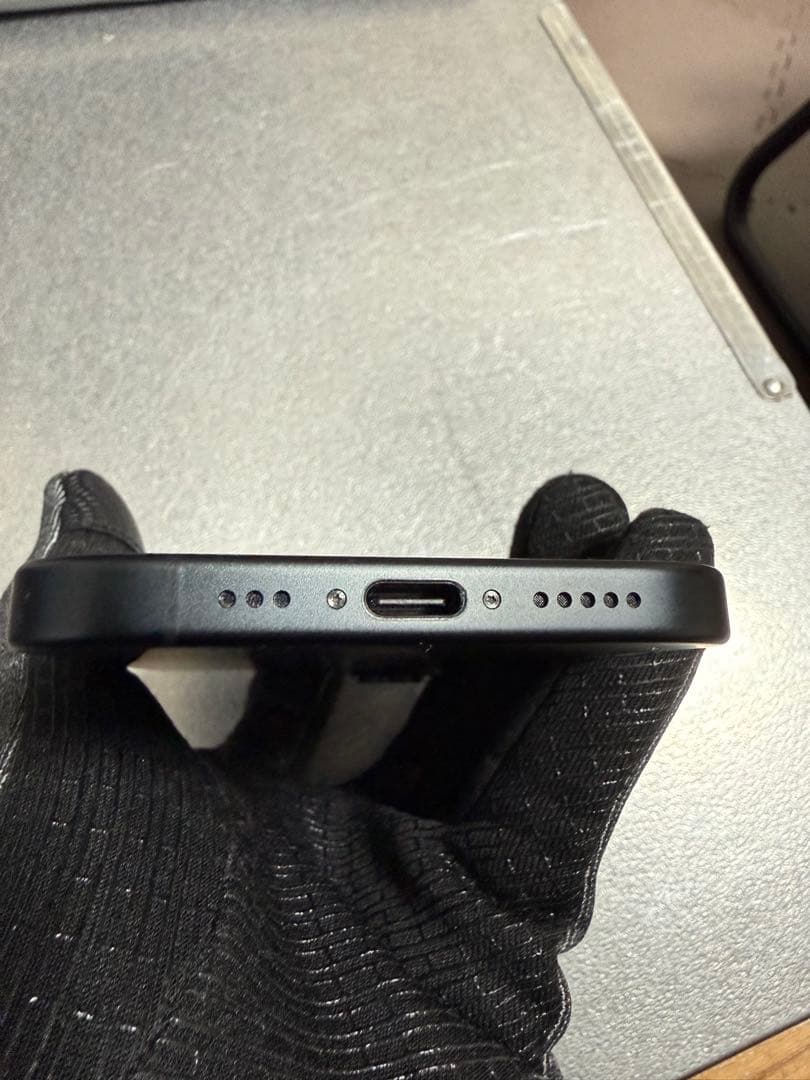 【最終値下げ】iPhone16 ブラック simフリー バッテリー100%