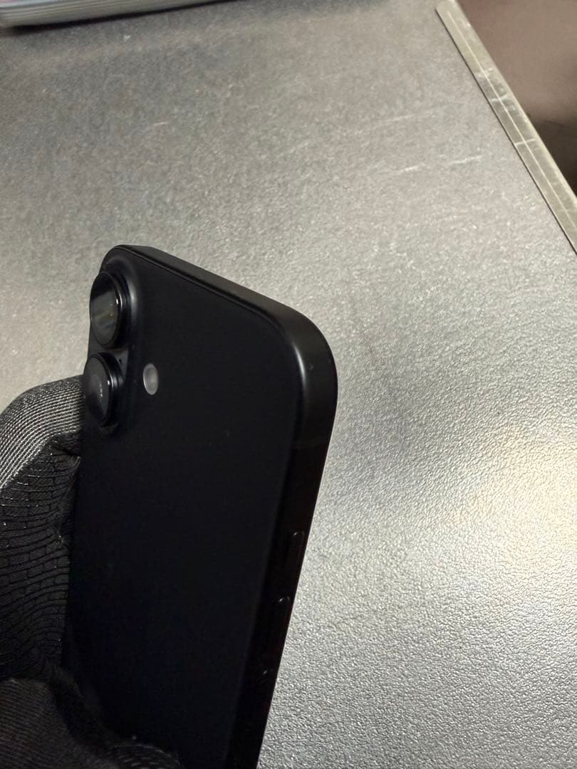 【最終値下げ】iPhone16 ブラック simフリー バッテリー100%