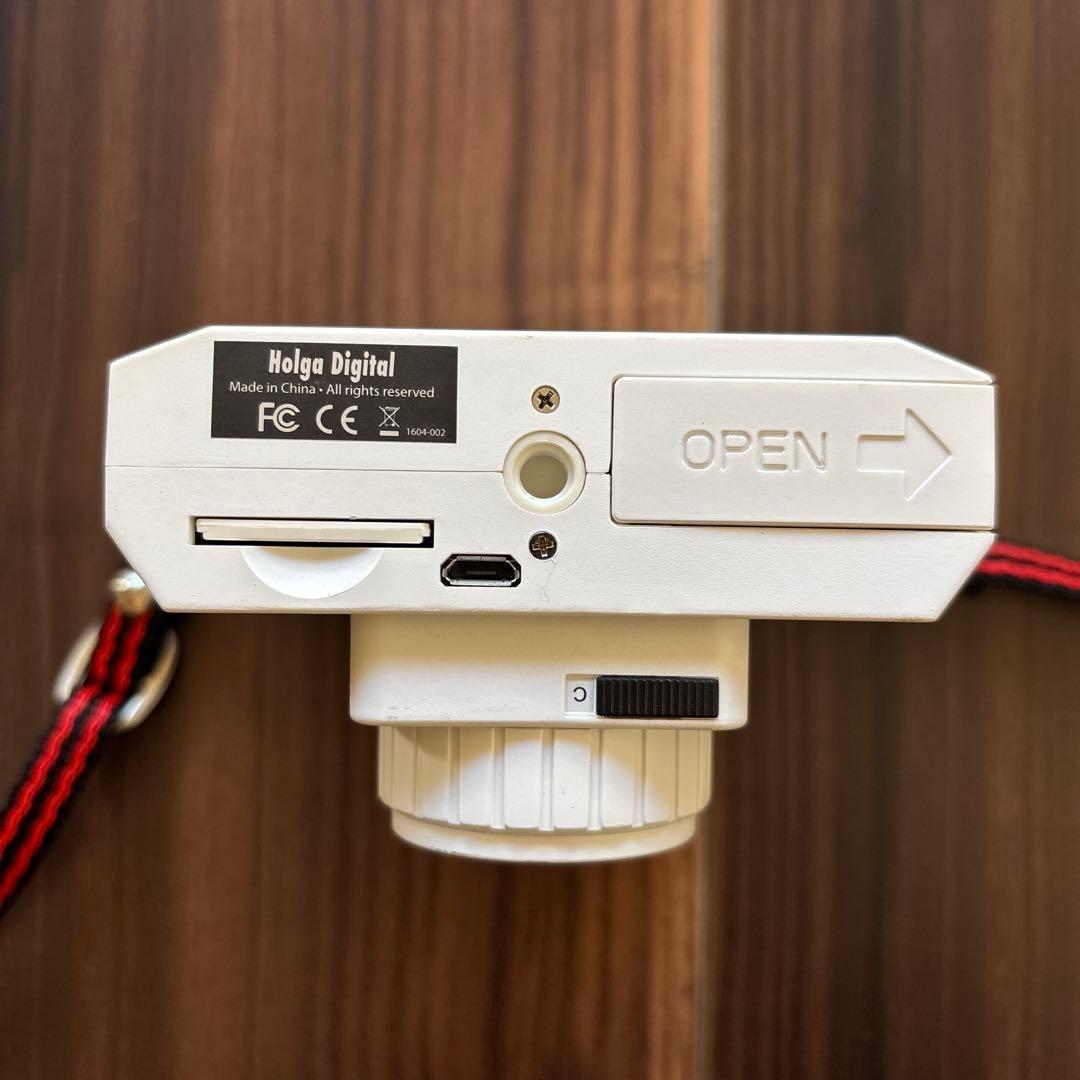 [希少！]トイカメラ HOLGA DIGITAL ホワイト