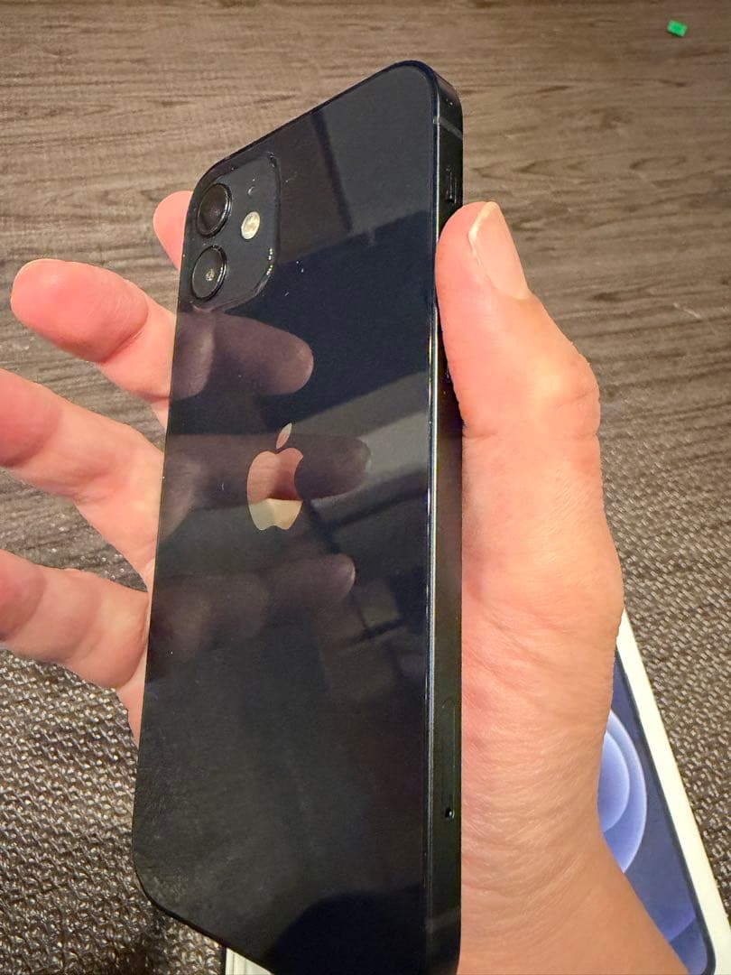 猫*様 SIMフリー　Apple iPhone 12 ブラック 64GB 本体