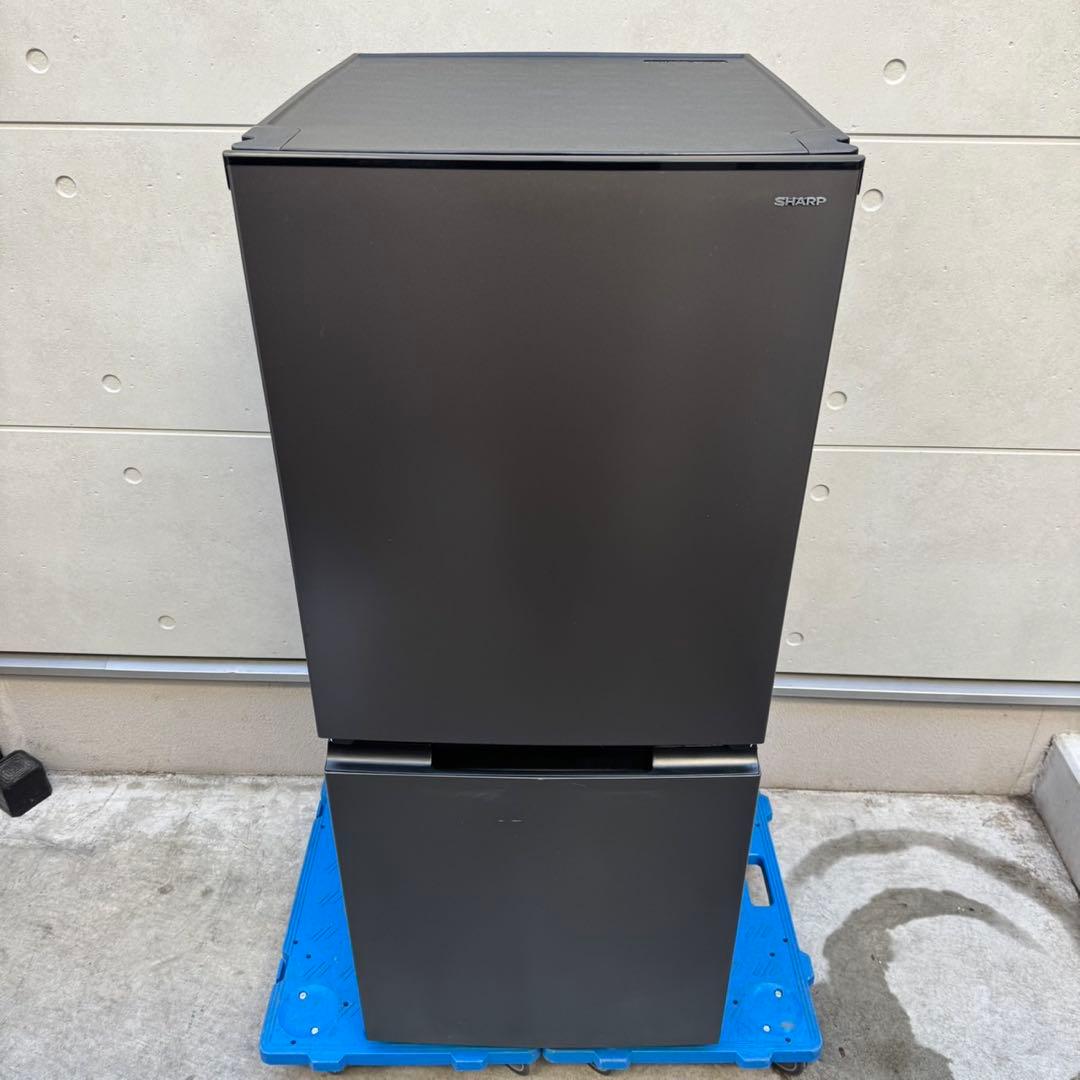 196⭐️2025年製★ほぼ新品★シャープ　冷蔵庫　右、左開き　一人暮らし
