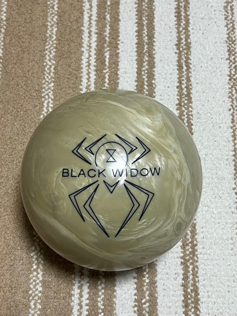 ハンマー社 ブラックウィドーゴーストパール 15ポンド ボウリングボール