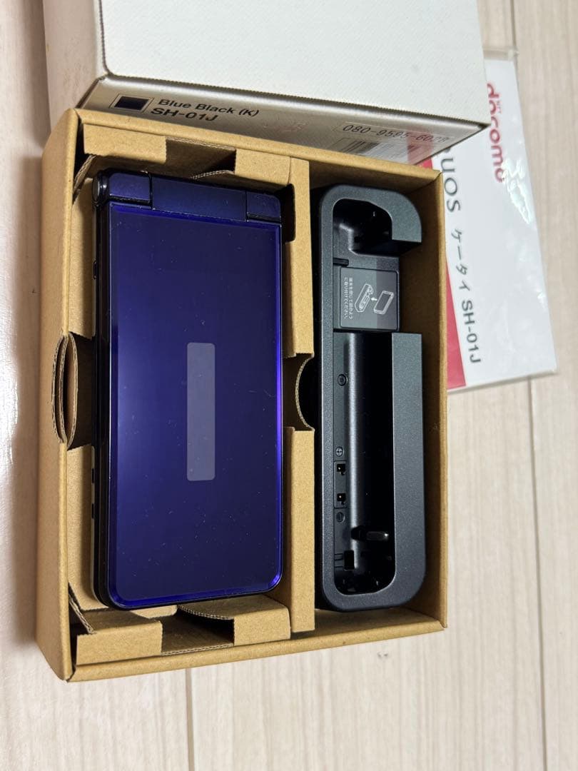AQUOS SH-01J docomo ブルーブラック 本体
