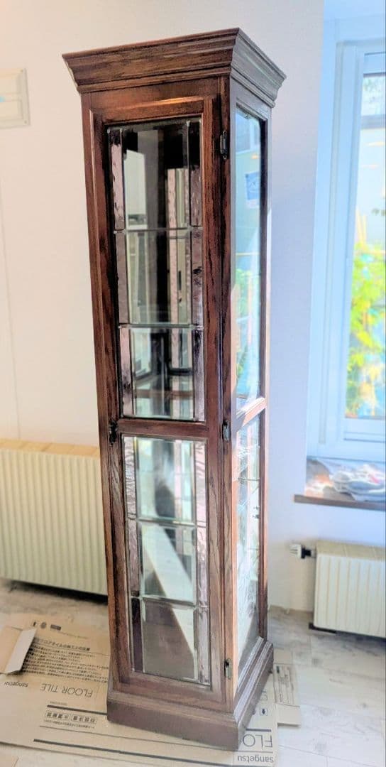 木製ガラスキャビネット イタリアンアンティーク調 飾り棚 輸入家具