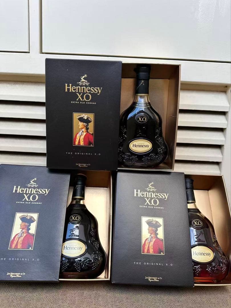 Hennessy XO 3本セット オリジナルボックス入り700ml