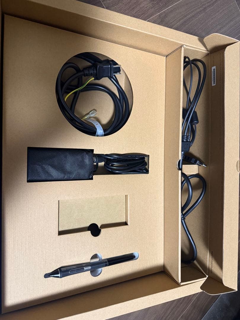 Wacom Cintiq 16インチ 液晶ペンタブレット本体