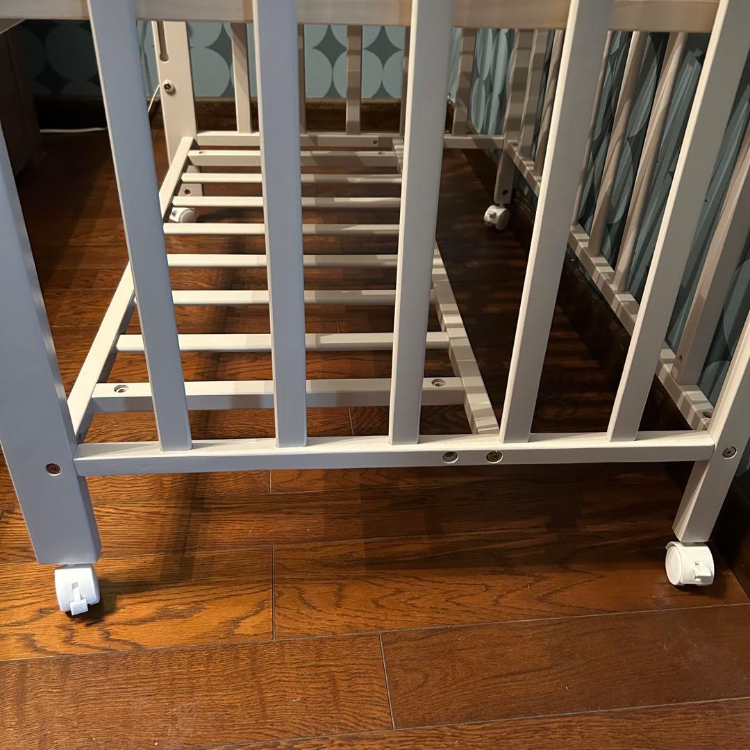 ベビーベッド キャスター付き ホワイト