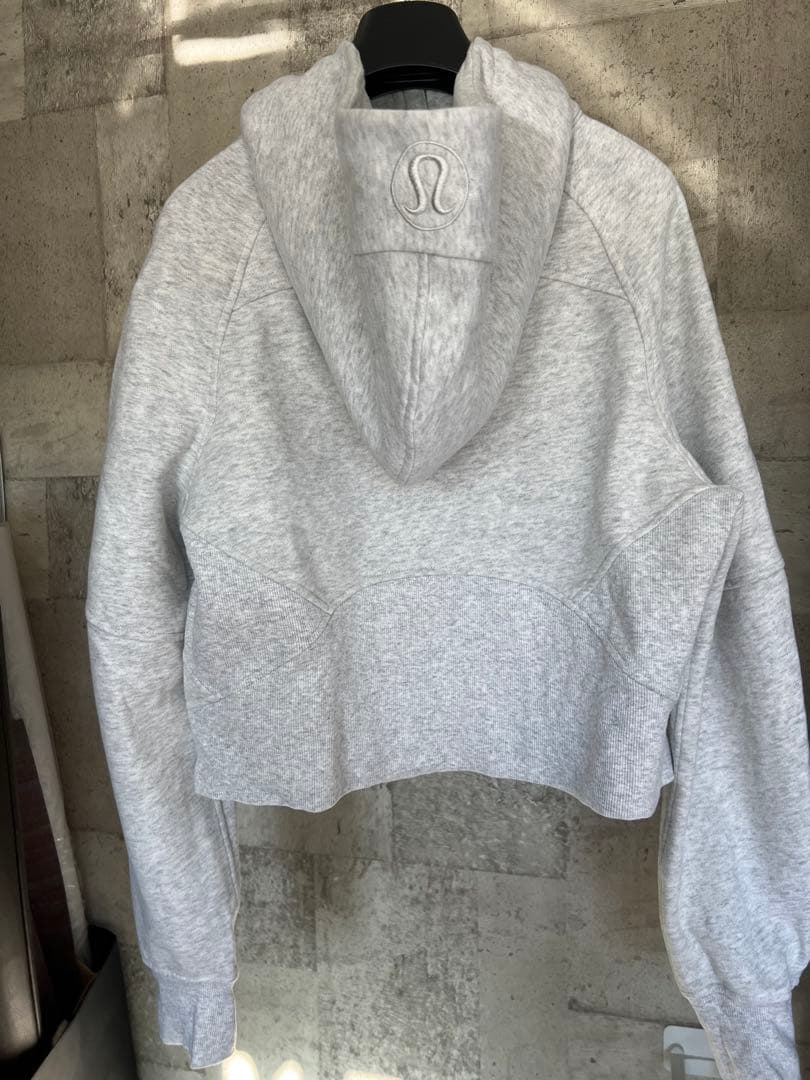 値下げ【美品】lululemon ルルレモン クロップドパーカー グレー