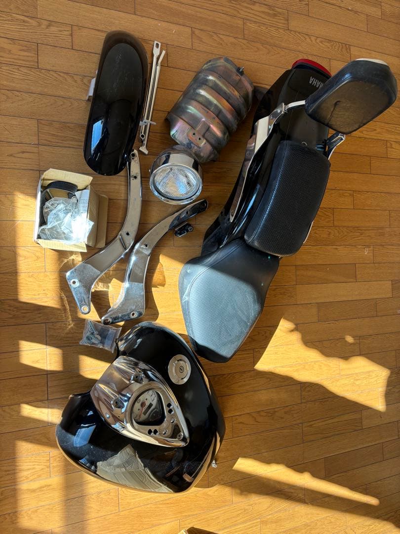 ドラッグスター400 純正タンク　純正フェンダー　純正シート