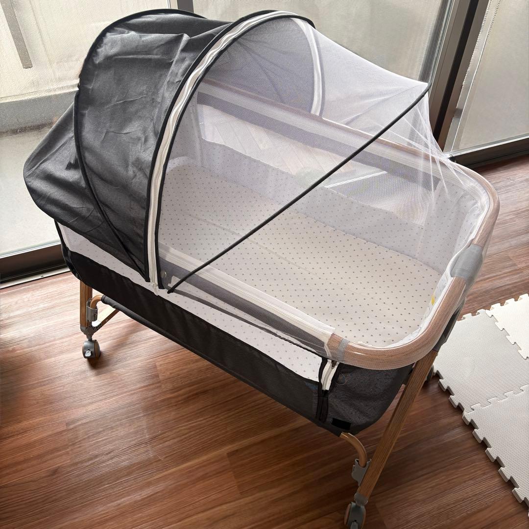 Mozalida折りたたみベビーベッド グレー　メッシュカバー付き