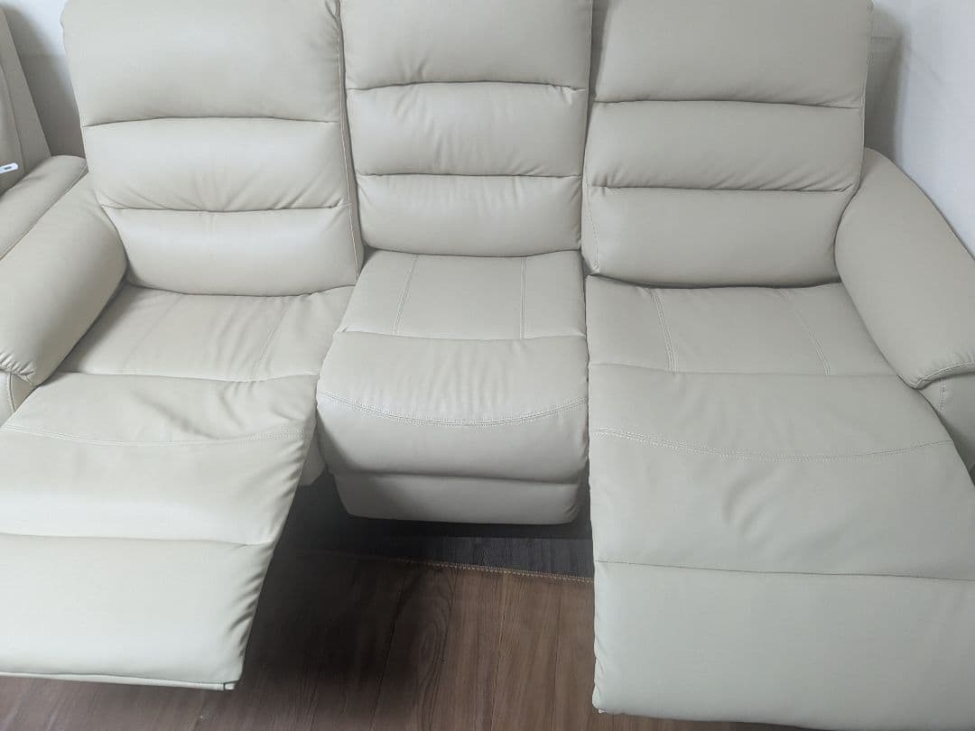 【本日まで】ニトリ 電動リクライニングソファ 3人掛け②