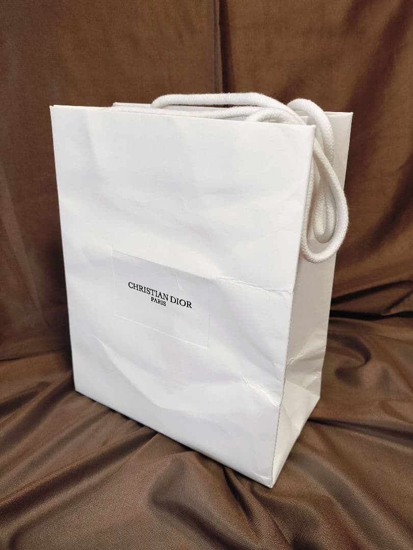 【新品】ディオール ハンド＆ボディローション•巾着袋付き　(更にオマケ付き）