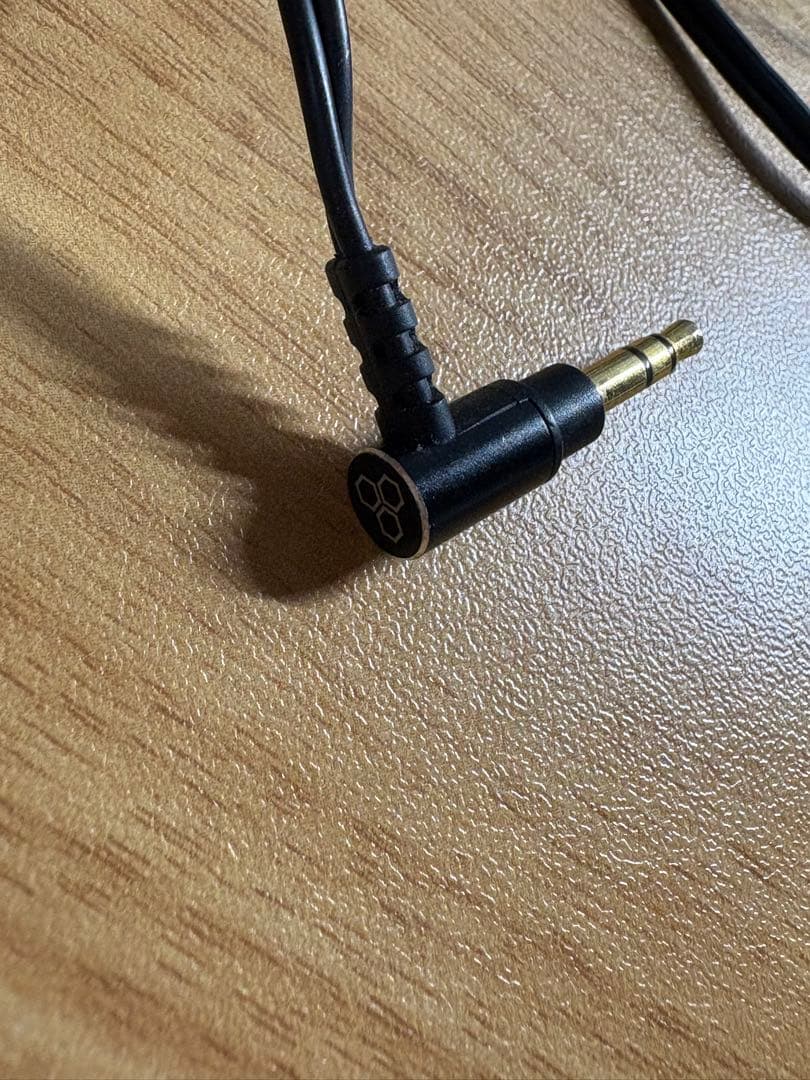 final B2 有線イヤホン