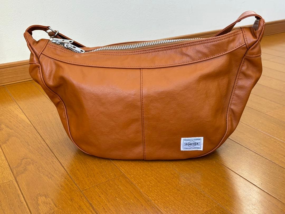 新品同様　廃盤　ポーター　フリースタイル　ショルダーバッグ キャメル　半月型