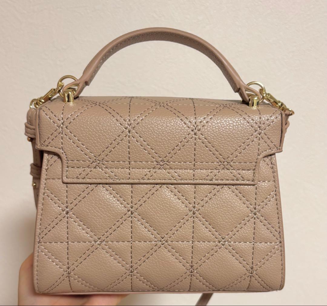 キルティングビジュースタッズポシェット