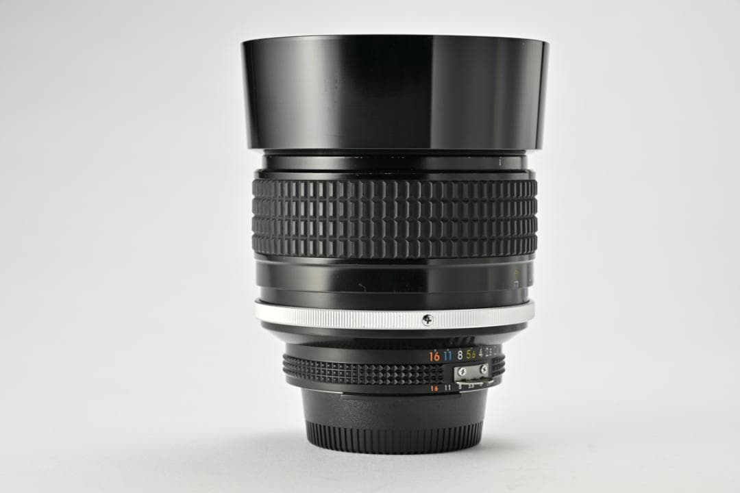 Nikon ニコン Ai-s NIKKOR 85mm F1.4 フード付き