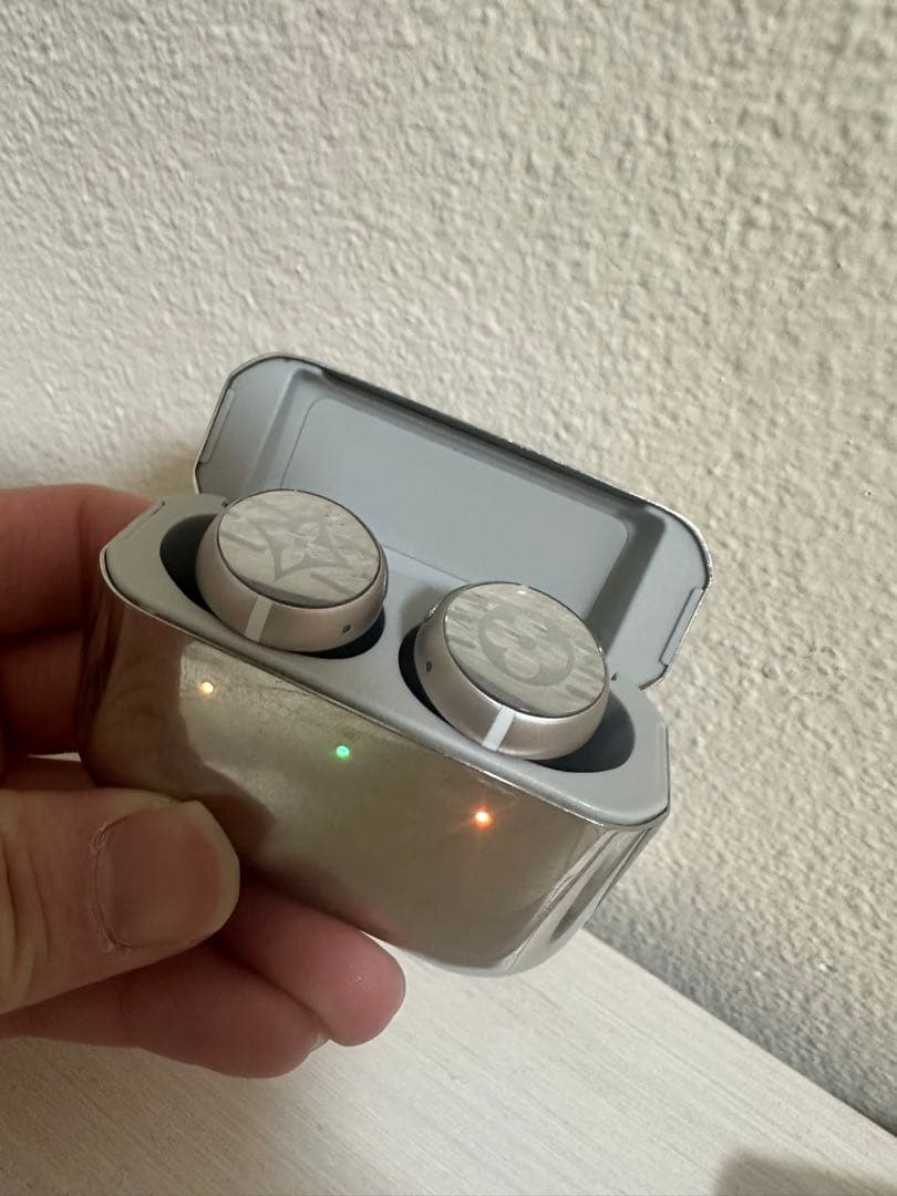 ルイヴィトン ホライゾン ライトアップイヤホン Louis Vuitton