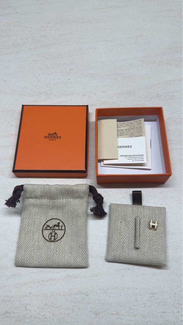 【片耳】HERMES ポップ　H アッシュ　ミニ　ピアス