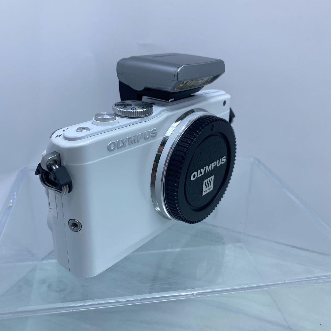 美品OLYMPUS オリンパスPEN Lite E-PL6ダブルズームキット