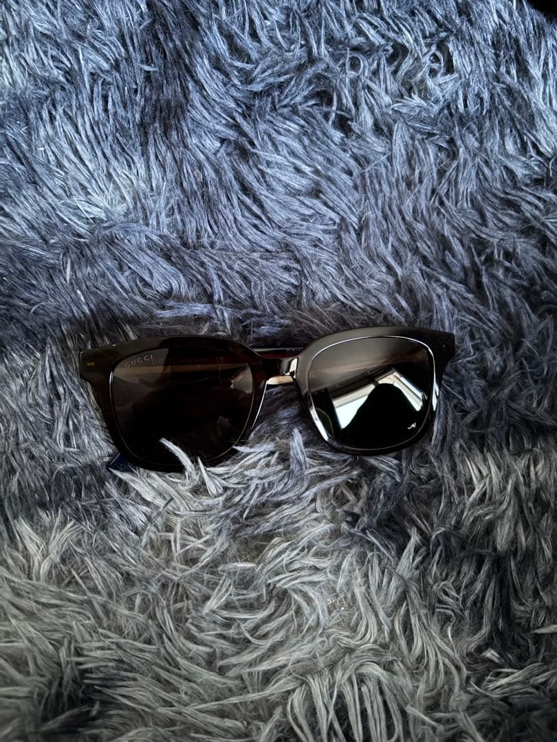 カ*ン様 B*…様 GUCCI ブラック サングラス ケース付き