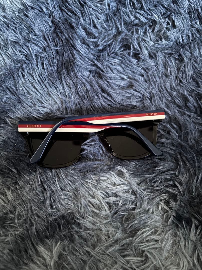 カ*ン様 B*…様 GUCCI ブラック サングラス ケース付き