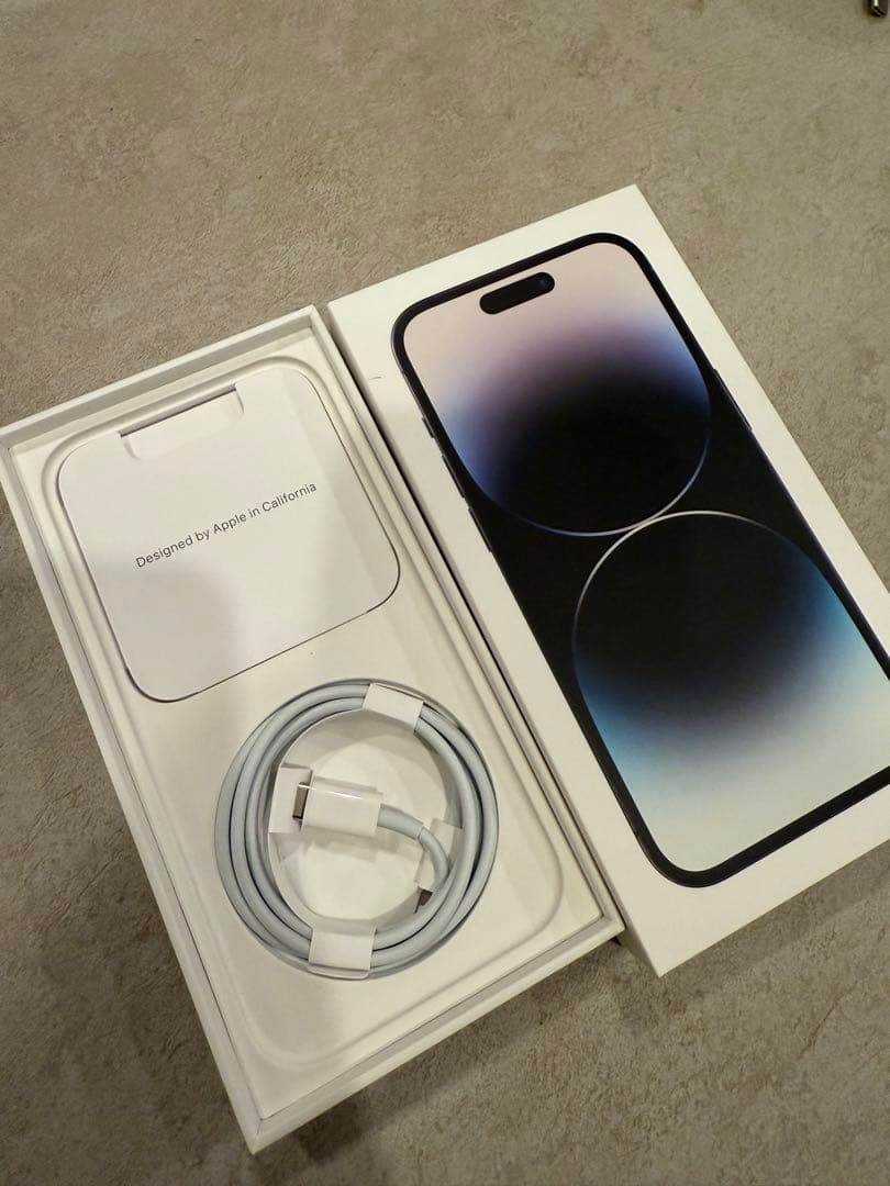 iPhone 14 pro 256GB ブラック　SIMフリー　 充電ケーブル付