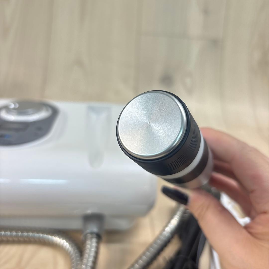 D503 SKIN COOL HOT&Cold&EMS 美顔器