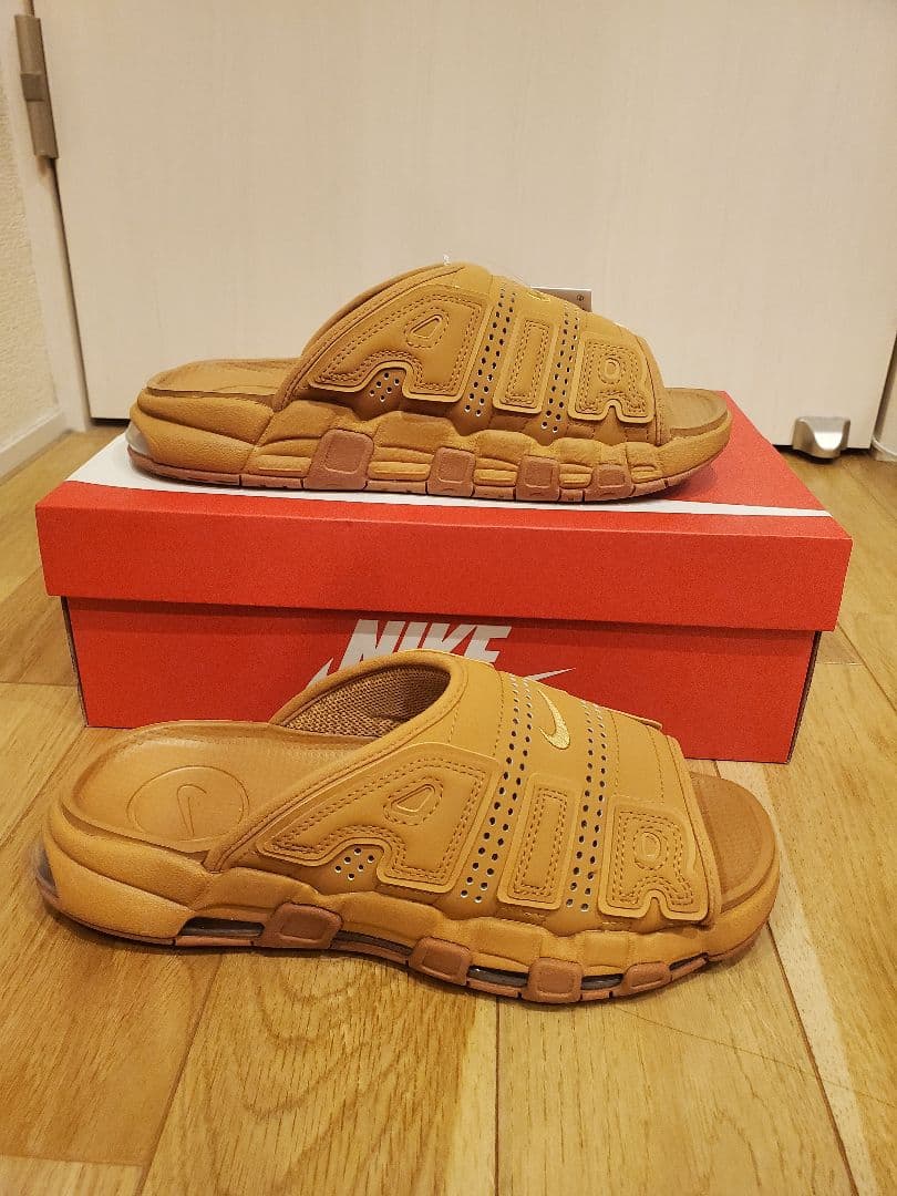 【送料込み】ナイキ エアモアアップテンポ スライド フラックス　26.0cm