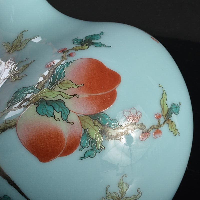 中国　大清乾隆年製　青磁釉　粉彩　鳥桃文　天球瓶　飾壷　V　5939C